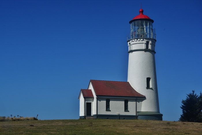 the cape blanco lighthouse